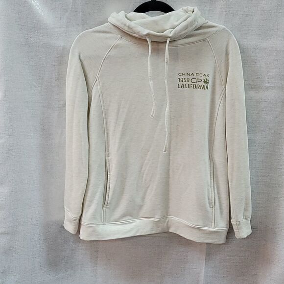 Heatlast Tops - Super Soft China Peak Ca. Souvenir Sweatshirt!